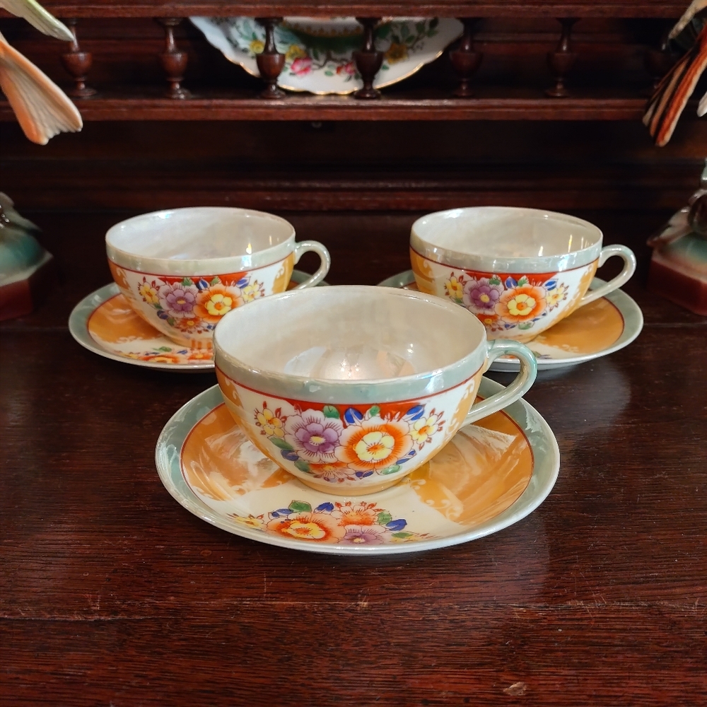 GUC. 3 Vintage Lusterware Teacups & Saucers